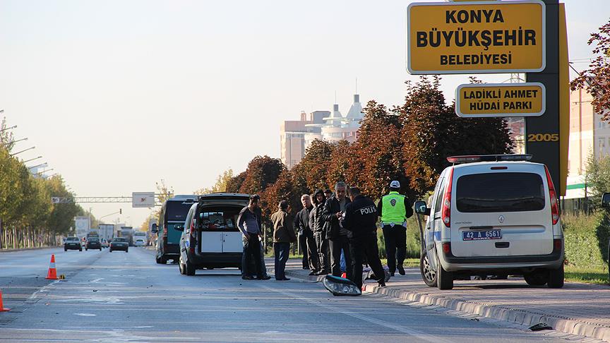 Konya da minibüsün çarptığı 2 lise öğrencisi öldü