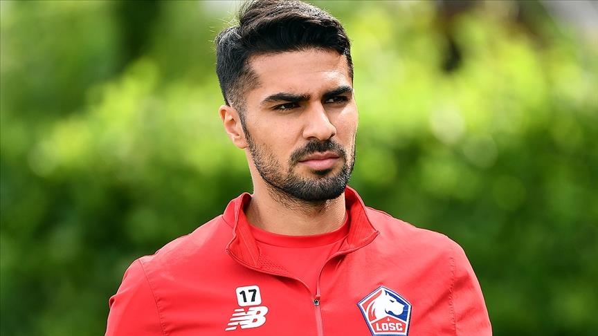 Den 28-år gammal 180 cm lång Zeki Çelik i 2025
