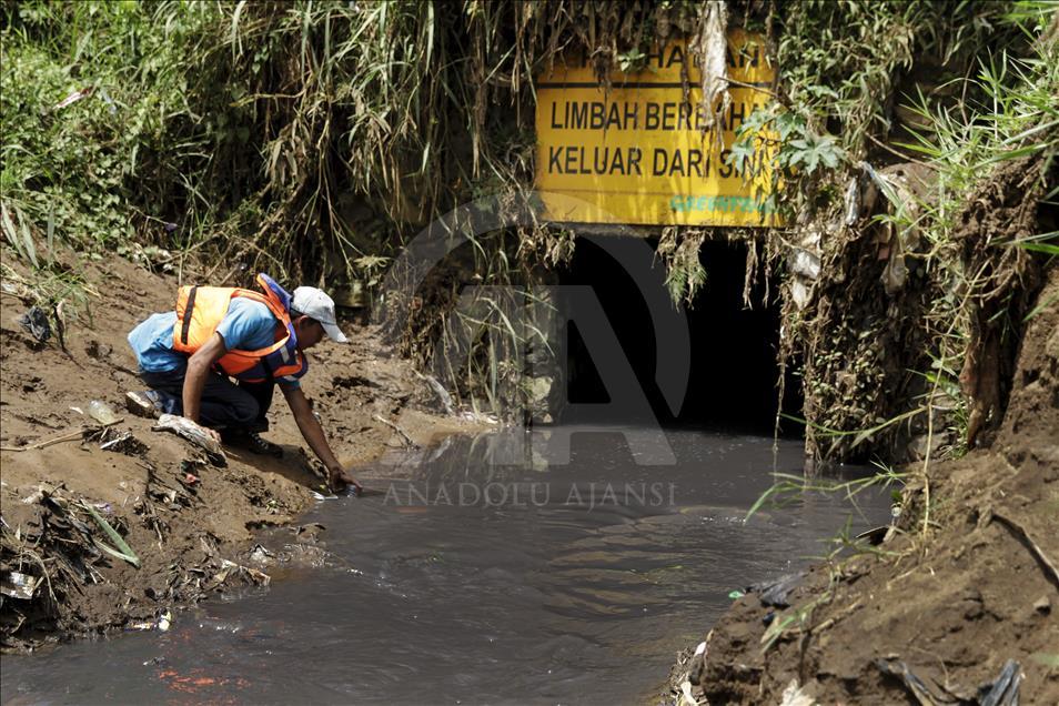 Kehidupan Di Bantaran Sungai Citarum Anadolu Ajans