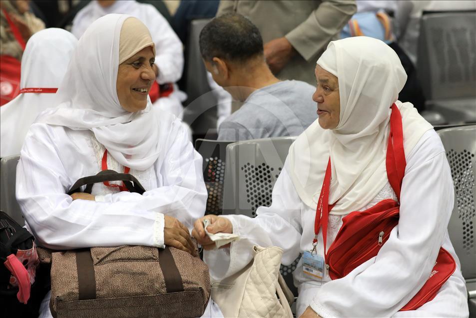 Tunus ta ilk hac kafilesi kutsal topraklara uğurlandı Anadolu Ajansı