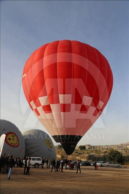 Yerli üretim sıcak hava balonu Kapadokya semalarında Anadolu Ajansı