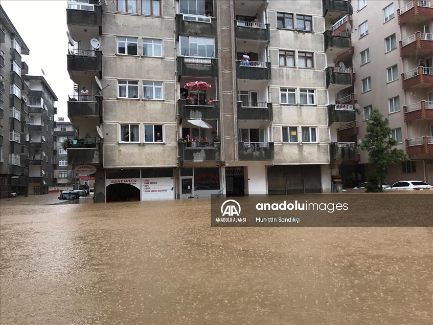 Artvin De Derenin Ta Mas Sonucu Baz Ev Ve I Yerlerini Su Bast