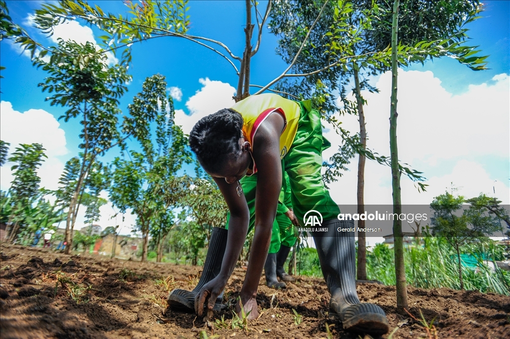 Kenya Da Plastik Kirlili I Ile M Cadele S R Yor Anadolu Ajans