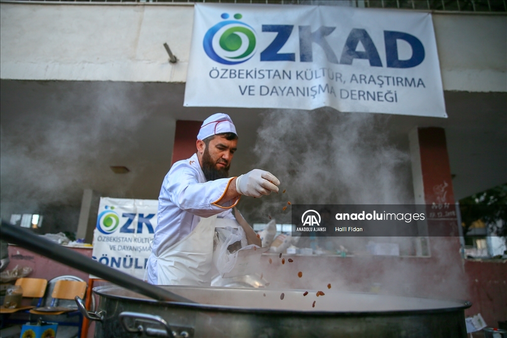 Hatay Da Depremzedeler I In Dev Kazanlarda Zbek Pilav Pi Iriliyor