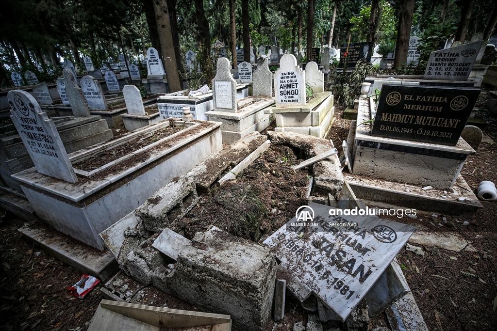 Hatay Daki Mezarl Klarda Da Depremin Tahribat B Y K Oldu