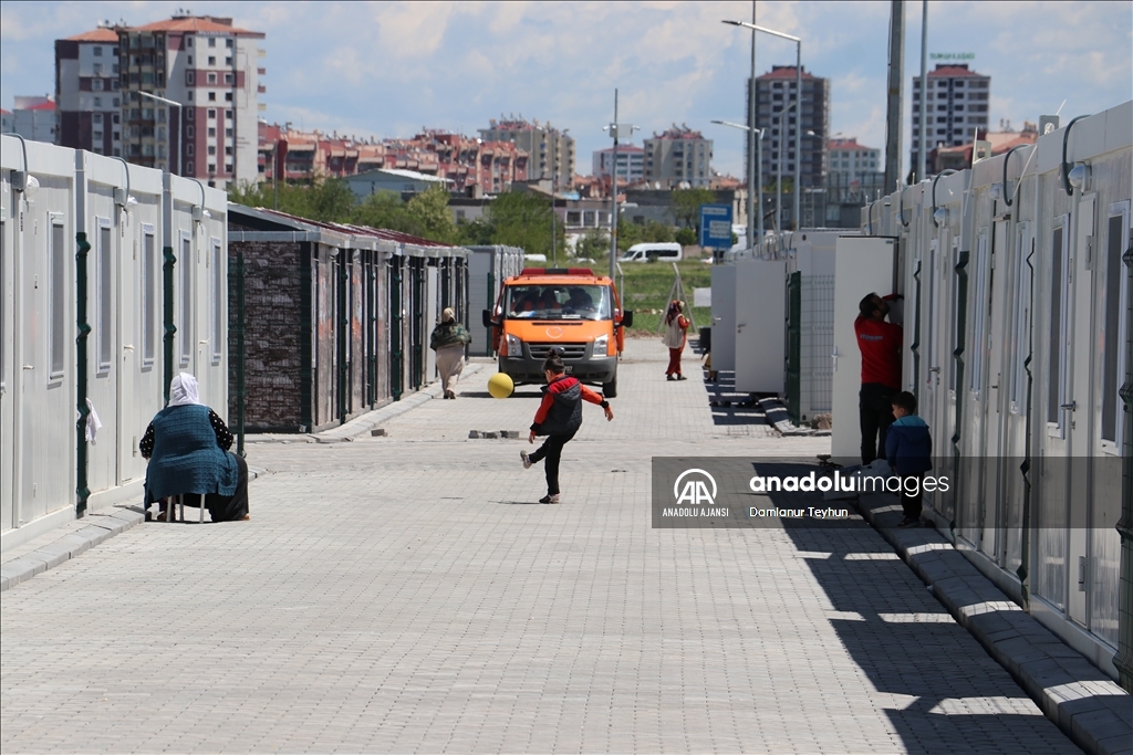 Diyarbakır da kurulan konteyner kente 900 depremzede yerleştirildi