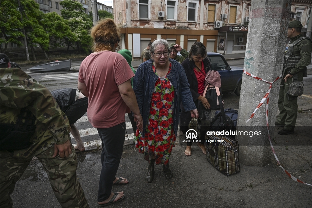 Ukrayna Da Kahovka Hes In Bulundu U B Lgedeki Sivillerin Tahliyesi