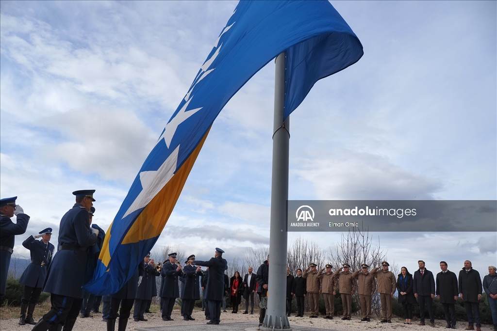 Podizanjem Zastave Na Humu Po Elo Obilje Avanje Dana Nezavisnosti Bosne