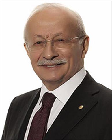 OKTAY EKŞİ