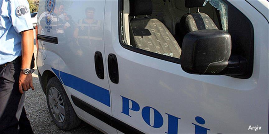 Şube müdürünün eşine çarptı