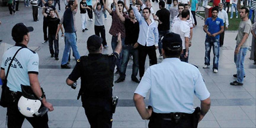 Cenaze töreninde Çeçen protestosu