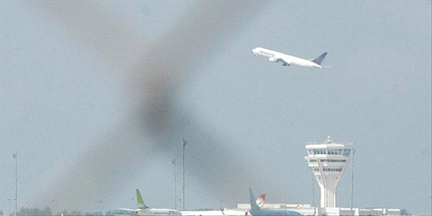 Yolcuya şok verip, koltuğa bağladılar