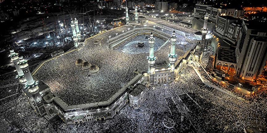 Muslims become Hajji in Mecca