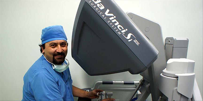 Robotla göbekten obezite ameliyatı