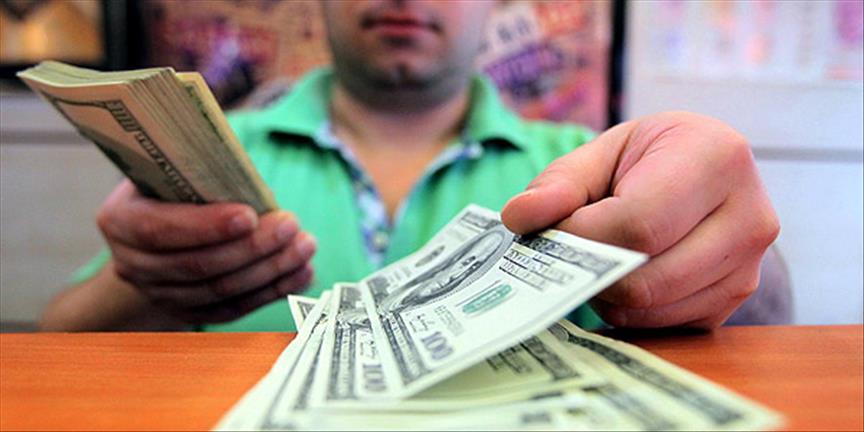 Dolar 1,9000 lirayı geçti