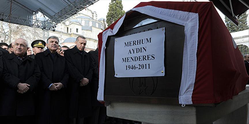 Menderes son yolculuğuna uğurlandı