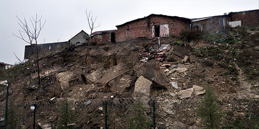 Kocaeli'de toprak kayması