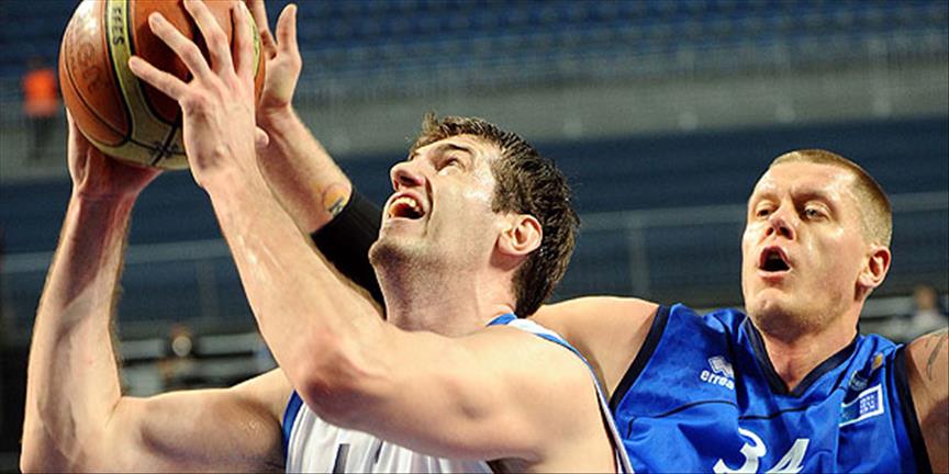 Anadolu Efes liderliğini sürdürdü