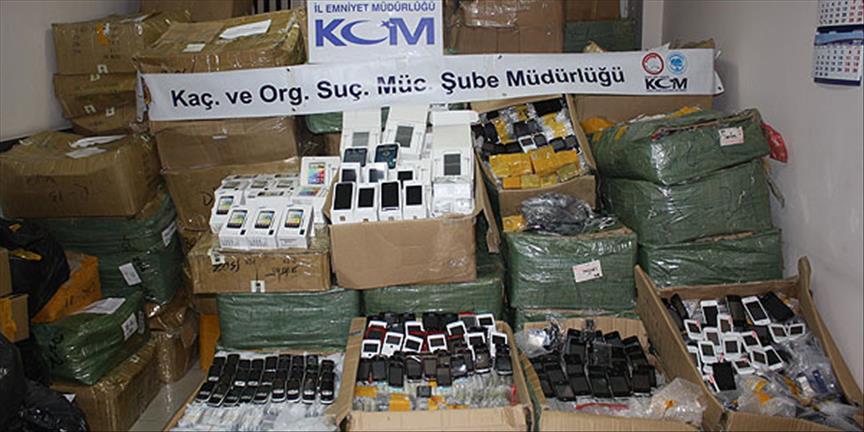 Kaçak telefonla lüks hayat