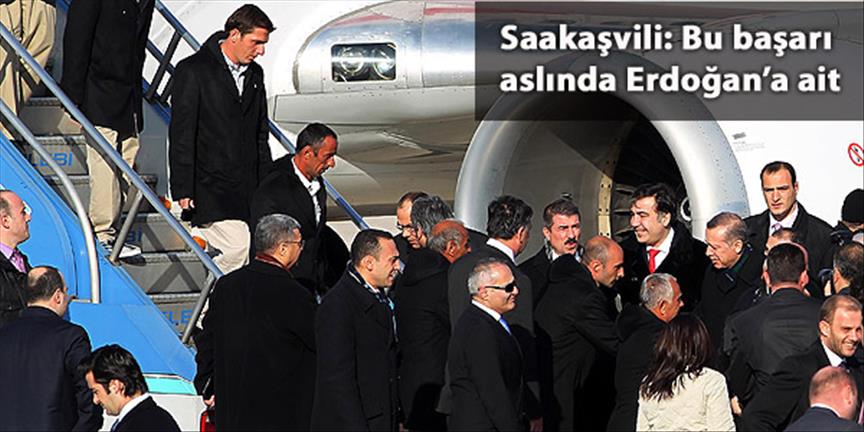 Rehineleri Erdoğan ve Saakaşvili karşıladı