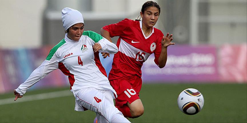 Başörtülü futbolcu çağrısı