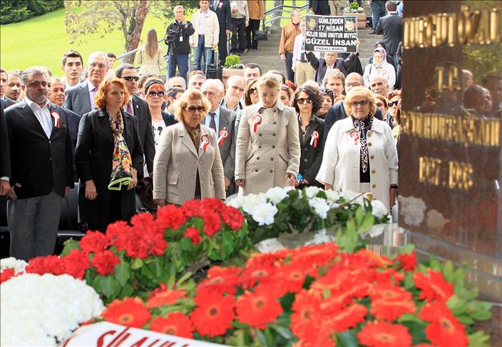 Turgut Özal mezarı başında anıldı