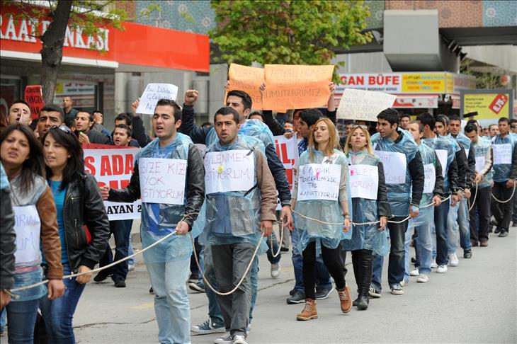 Atanamayan itfaiyeciler eylemde