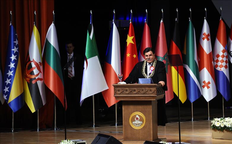 Millet iradesine çelme takma yeri değil