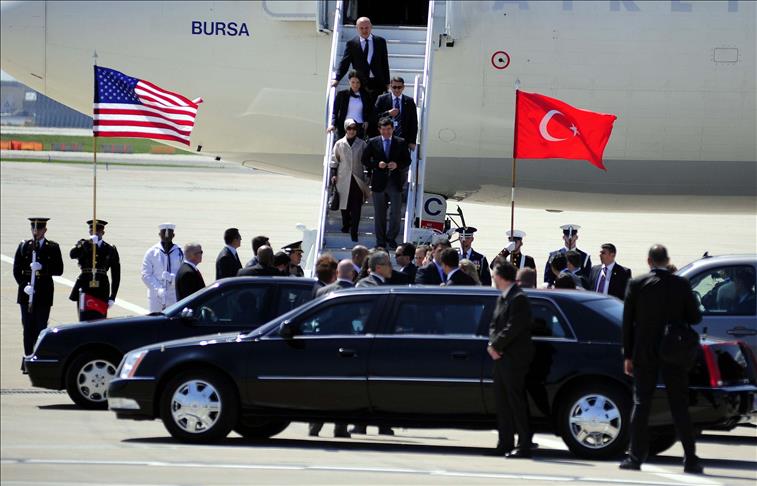 Turkey's fm receives Macedonia friendship award in Chicago