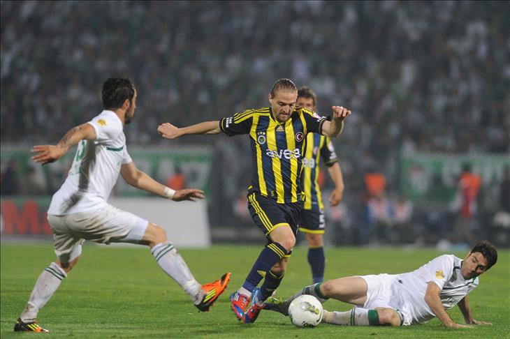 Fenerbahçe ve Bursaspor'a ceza 