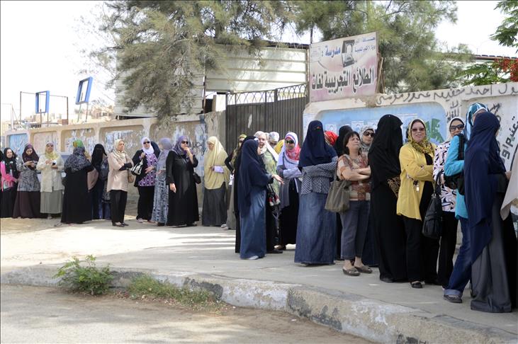 نساء مصر يقبلن على التصويت رغم غياب المرشحة المرأة