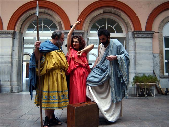 محكمة يونانية تبرئ سقراط بعد 25 قرنا من وفاته