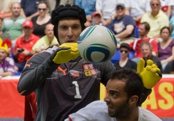 Kaleci Cech Chelsea'de
