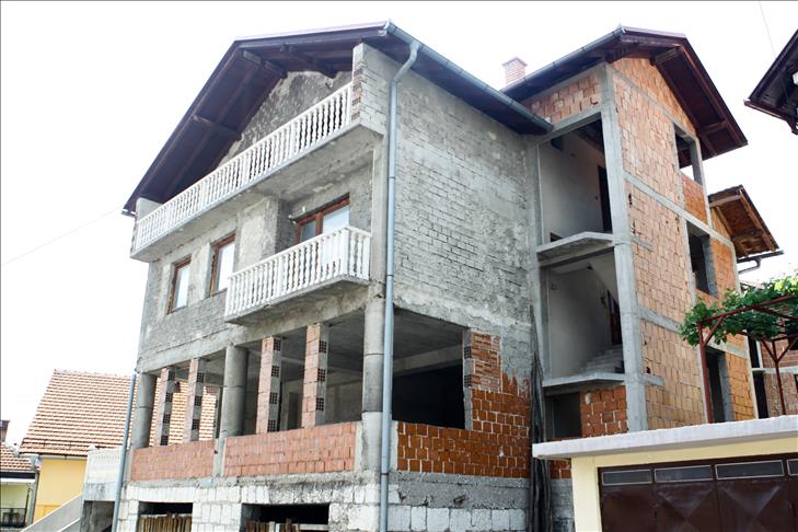 Domove ratnih zločinaca pokupovali Bošnjaci i Albanci