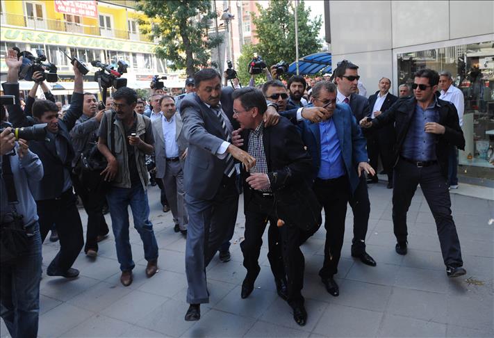Gökçek'e yumurtalı protesto