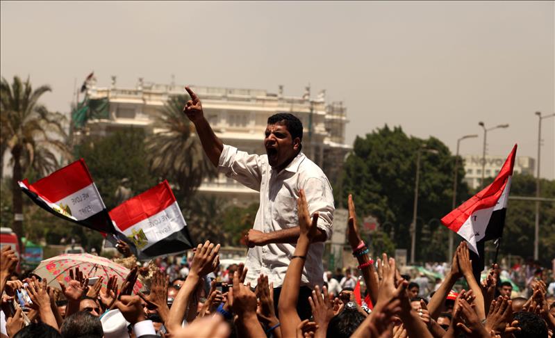 الثوار: مجلس رئاسي.. الإخوان: الشرعية لانتخابات الرئاسة