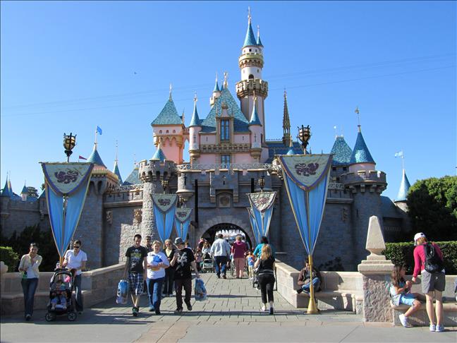 Disney'de "abur cubur" yasak