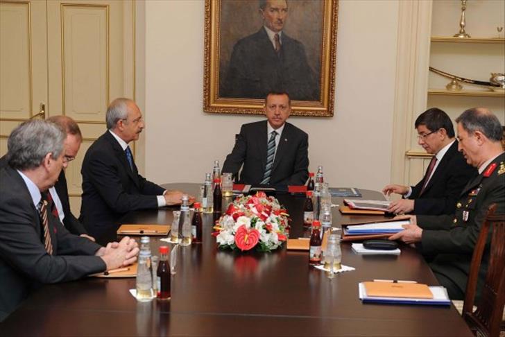 Turkish premier meets main opposition chairman