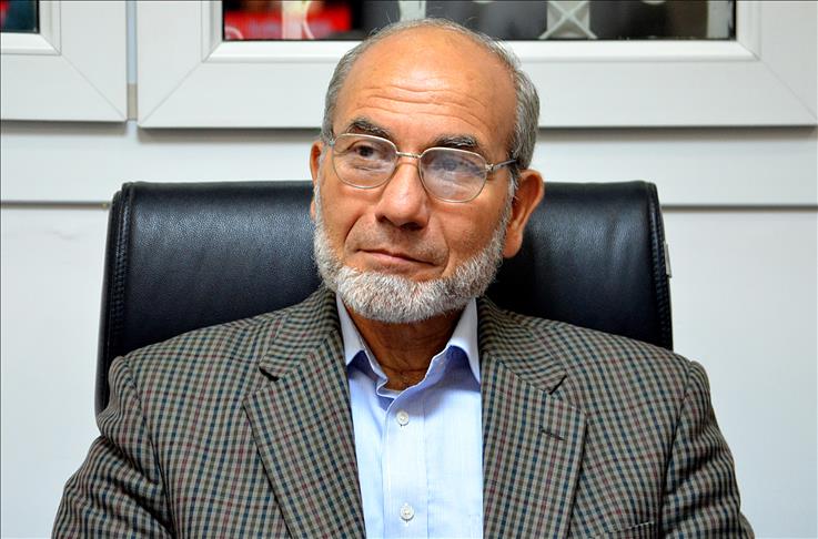 More than 300 political entities natural reaction to 40 years of dictatorship