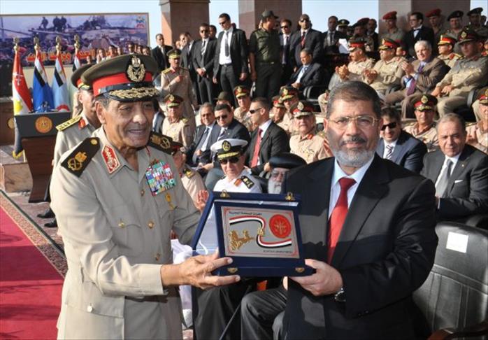 خبراء عسكريون: مرسي قائدًا أعلى للجيش "شكليًا"