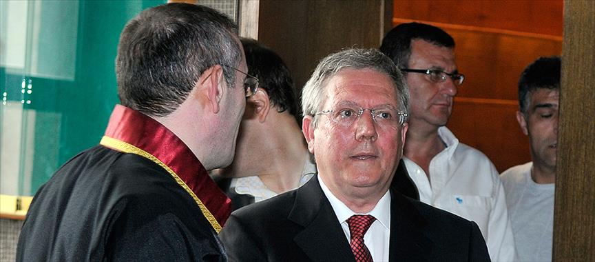 Aziz Yıldırım'a tahliye ve ceza