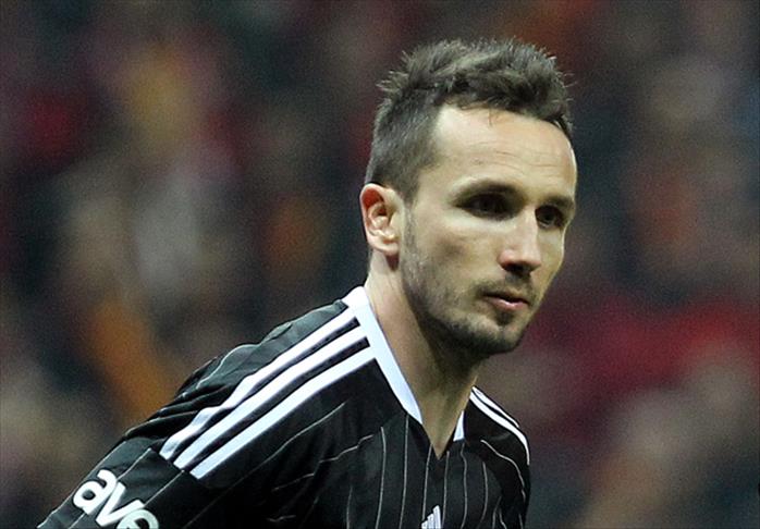 Sivok Beşiktaş'ta kaldı