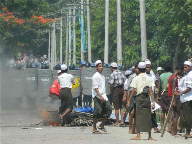 World Rohingya body head calls for OIC meeting on Muslims in Myanmar