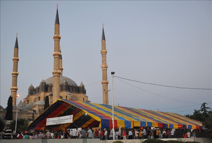 Yurtta ilk iftar