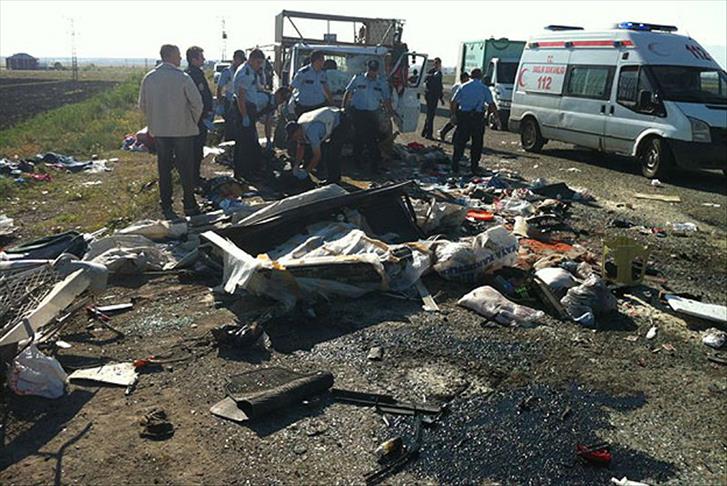 Ağrı'da trafik kazası: 13 ölü