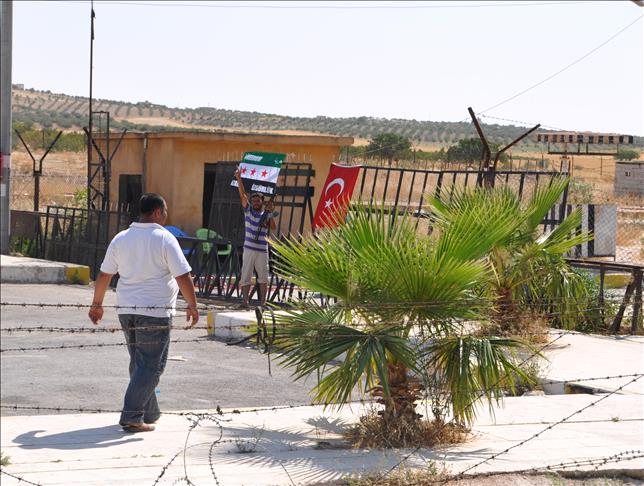 Halep'te muhalif bayrağı