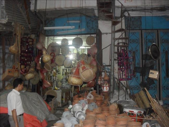 "الشنيني".. أقدم أسواق تعز يحتفظ ببريقه في رمضان