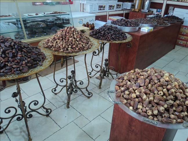 سوق التمور.. الكويتيون يفضلونها سعودية