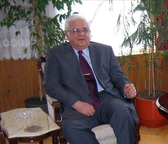 Министр обороны Афганистана Вардак подал в отставку