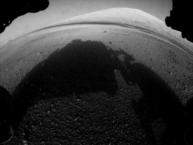 Curiosity'den ilk görüntüler geldi